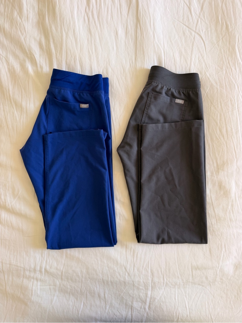 FIGS high waisted basic scrubs Blue & Charcoal sz XS